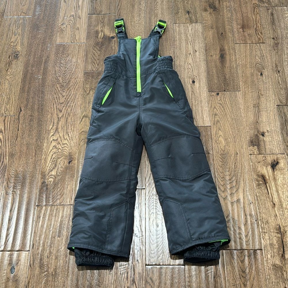 Black snow bibs. Sz 4/5